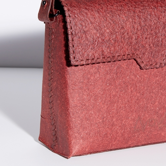 Aiya ayiA Benue Satchel with Kariba Thin Strap Red - Picture 3 of 4